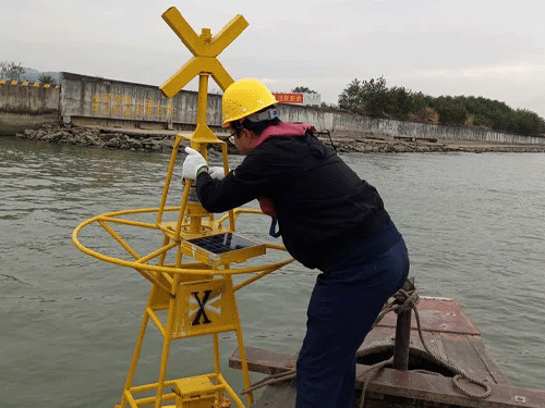 广东珠海某渔港进港航道航标紧急维护项目